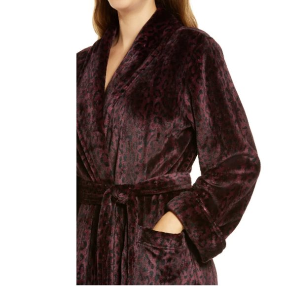NATORI Plush Cheetah Robe, Like New - Picture 2 of 4